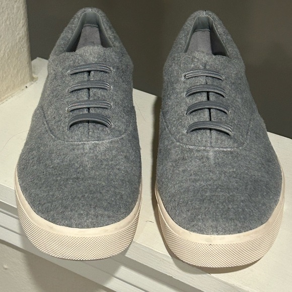 Vince. Women's Charcoal Gray Heaton Faux Lace Up Slip On Sneakers SZ 6.5 - Picture 6 of 9